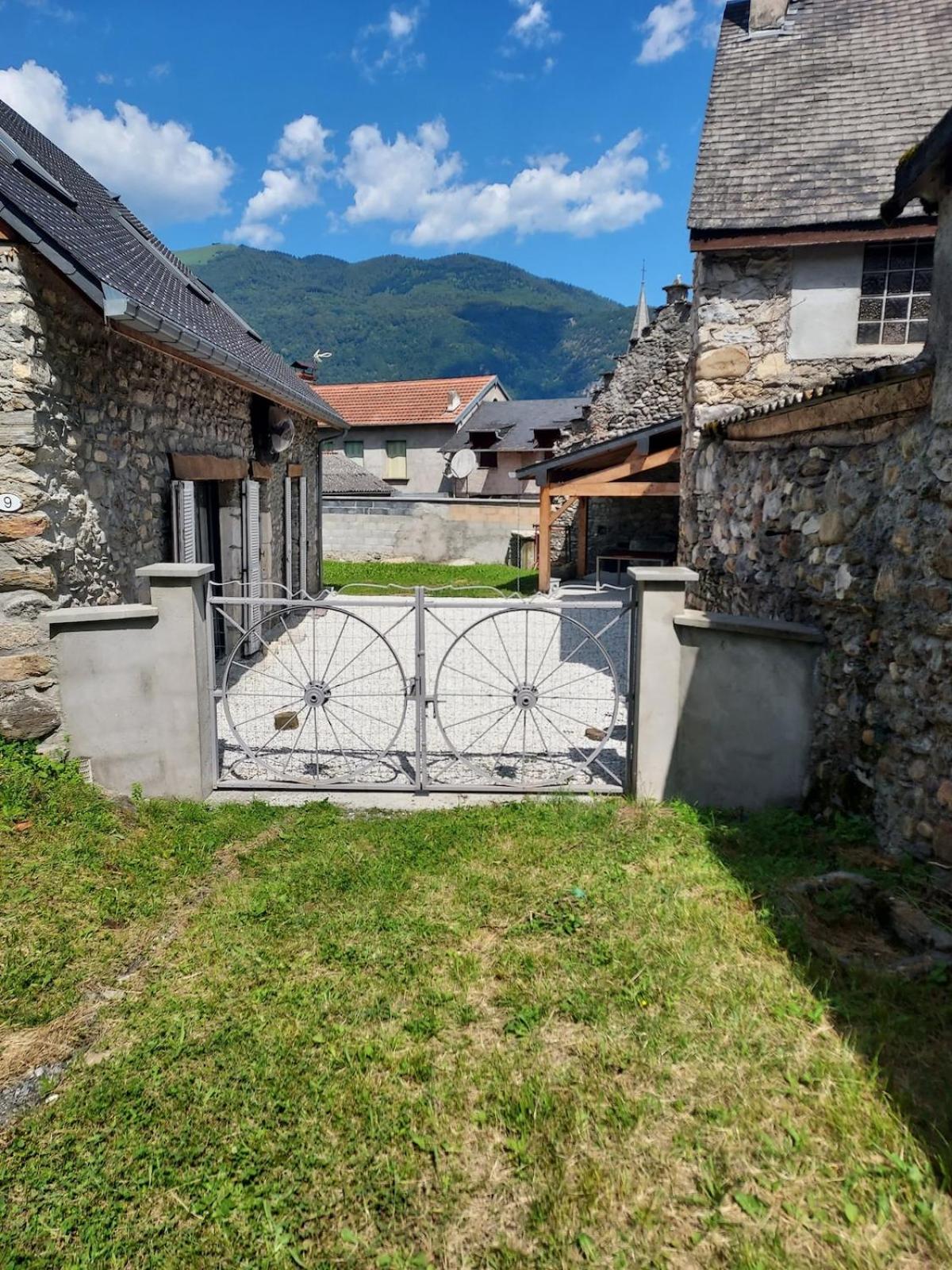 Maison De Village Au Pied Des Pyrenees Marignac  Екстер'єр фото